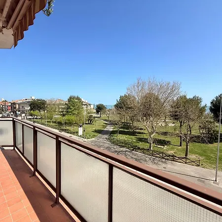 P084 - Porto Recanati, Ampio Con Vista Mare Appartamento Porto Recanati